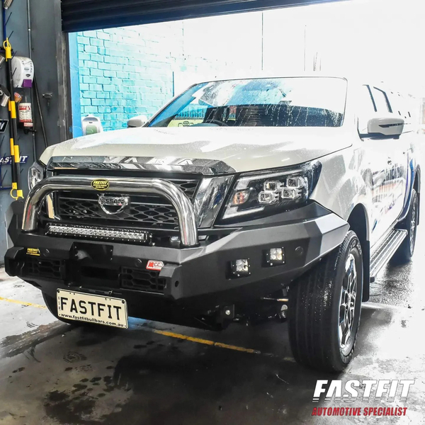 Rocker 078-01SQ Single Chrome Loop Premium Winch Bar for Nissan Navara NP300 2021-2025